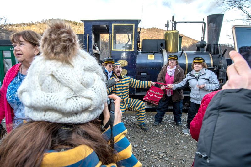 Adultos mayores pasearon en el Tren del Fin del Mundo