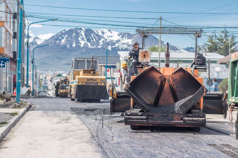 La Municipalidad continúa con el trabajo en la red vial de la ciudad