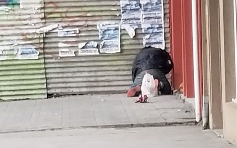 No se sabe si está rezando o si hizo la gran “Goyco”