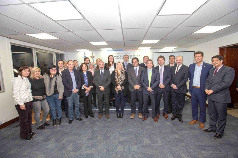 Bertone y Garavano presentaron el taller de atención a víctimas de violencia de género