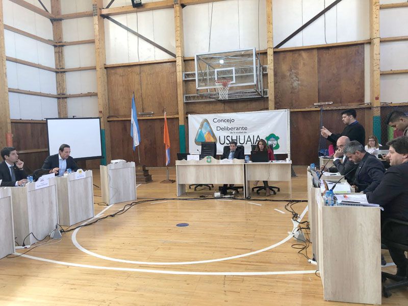 Interpelarán a Muñiz Siccardi y De Marco