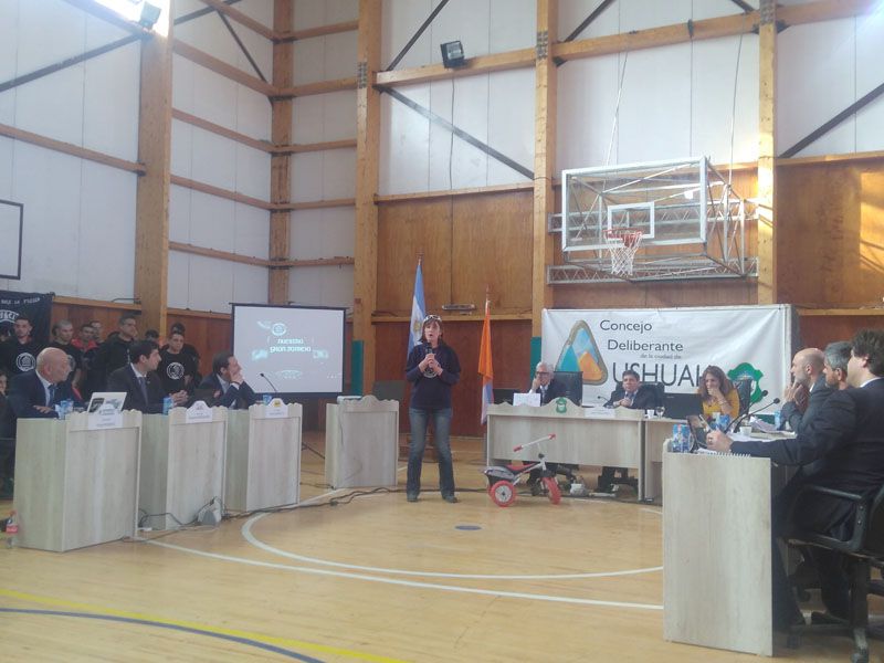 El Concejo de Ushuaia entregó una distinción a Viviana Remy