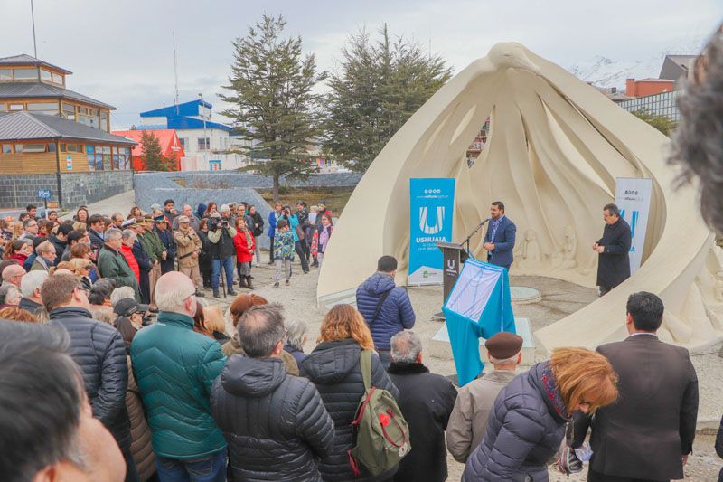 Homenajearon a pioneros y antiguos pobladores en su monumento