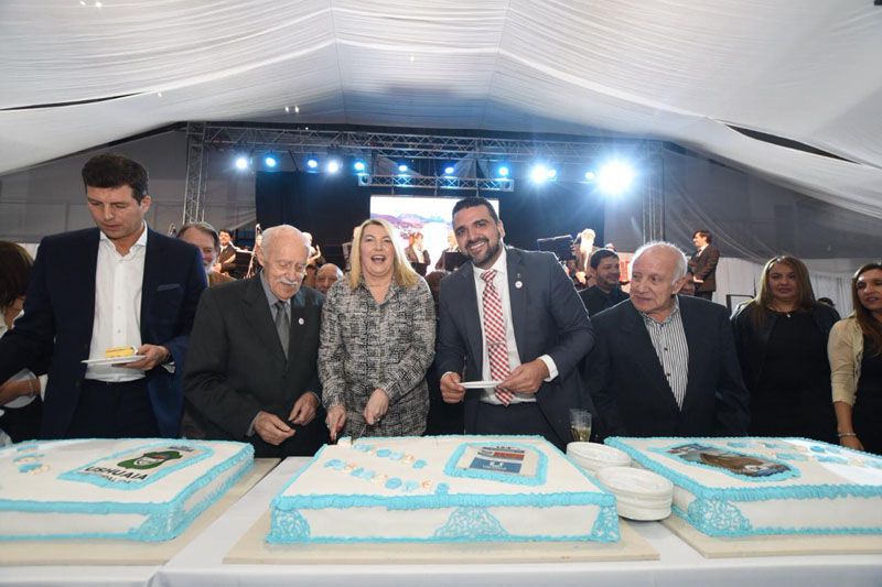 Vuoto y Bertone compartieron la tradicional cena con antiguos pobladores