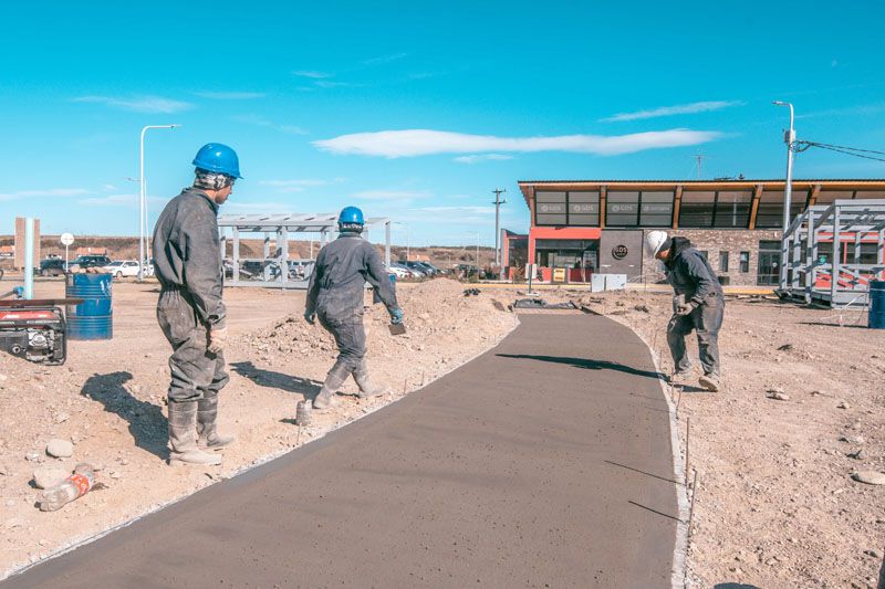 El Municipio realiza trabajos en el frente costero y el Paseo de las Rosas