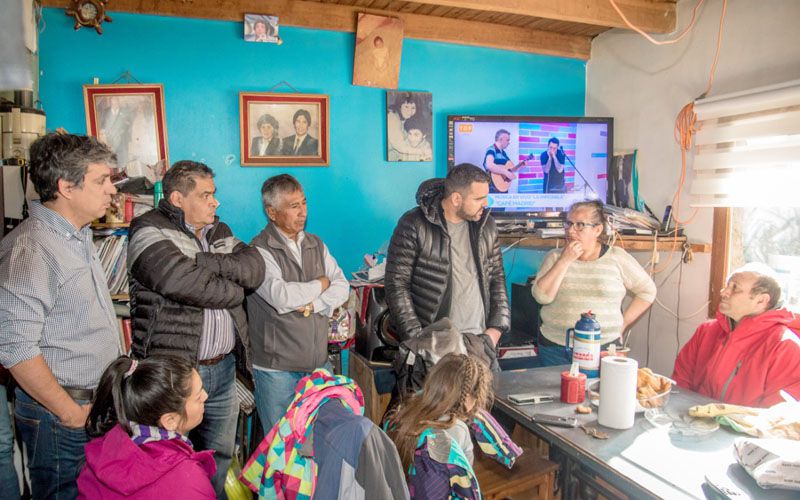 Vuoto dialogó con vecinos de El Choconcito