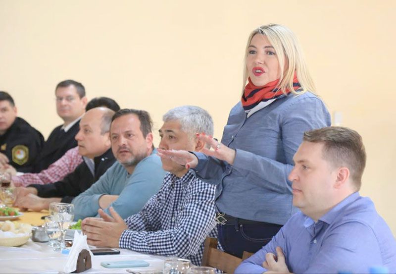 Bertone anunció el pago de un bono de 10.000 pesos