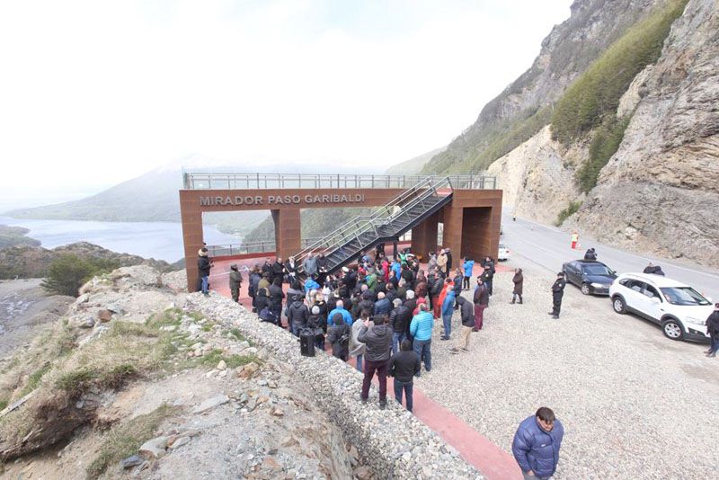 En la inauguración de obras para el turismo, Bertone defendió la apertura del Corredor del Beagle