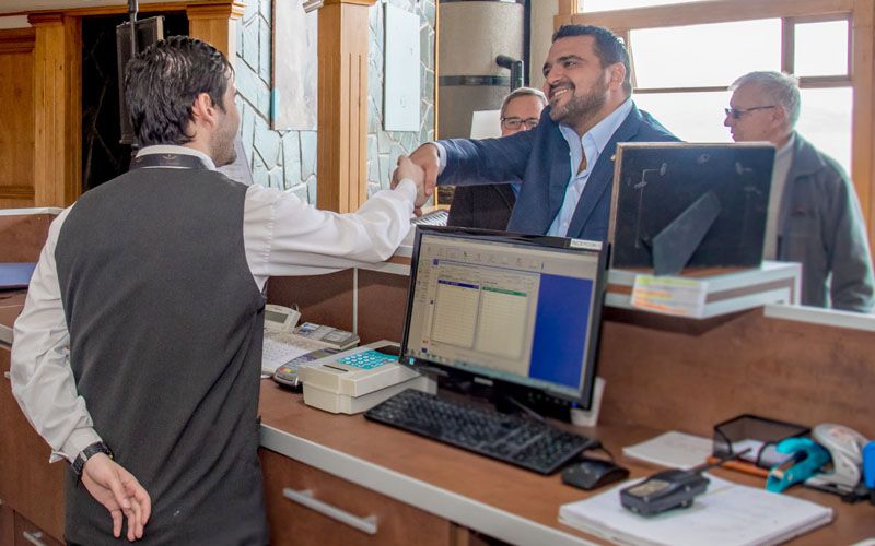 Vuoto visitó empresas turísticas