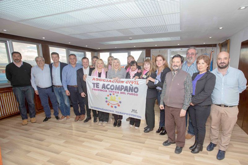 Bertone impulsa la carrera de acompañante terapéutico