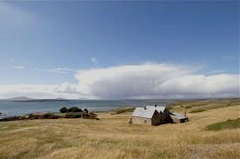 Ex gobernador cuestiona trato de anglicanos con los nativos