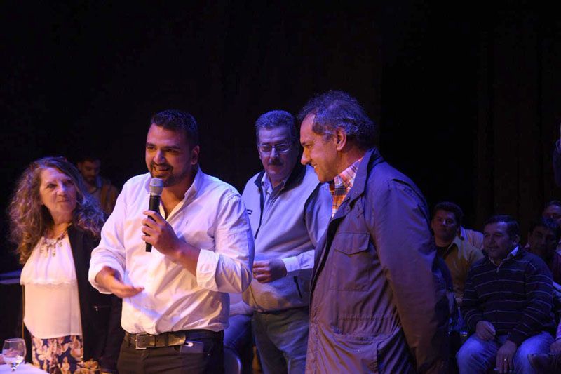 Vuoto entregó decretos de regularización 