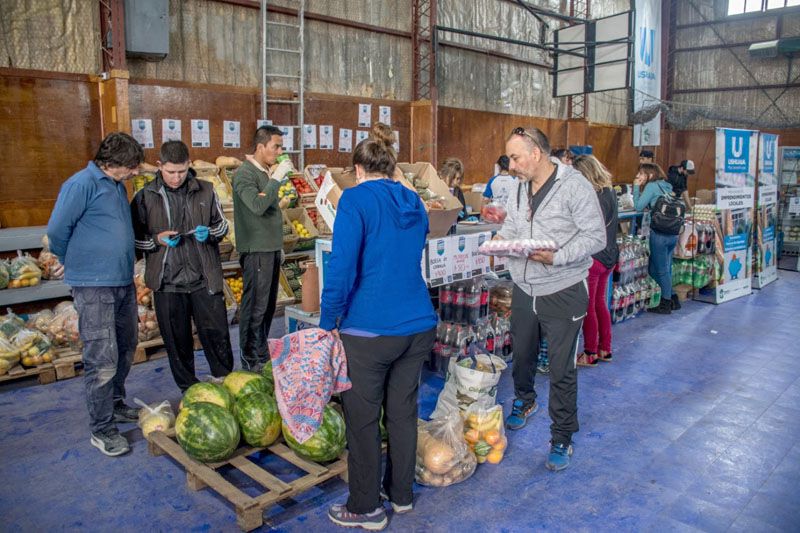 Se realizó una feria popular de precios bajos 