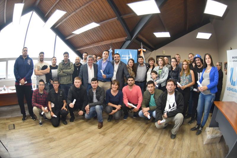 41 agentes municipales pasaron a planta permanente