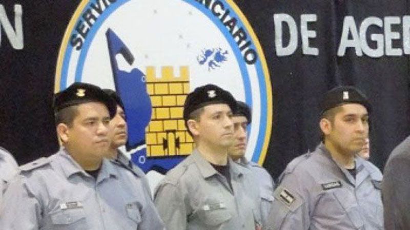 Se dispuso el ascenso de 72 agentes penitenciarios 