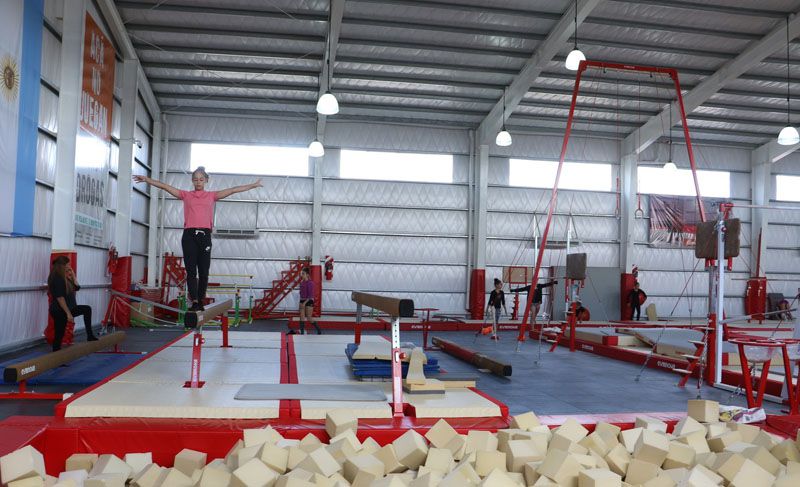 Campus de entrenamiento con gimnastas de Rosario 