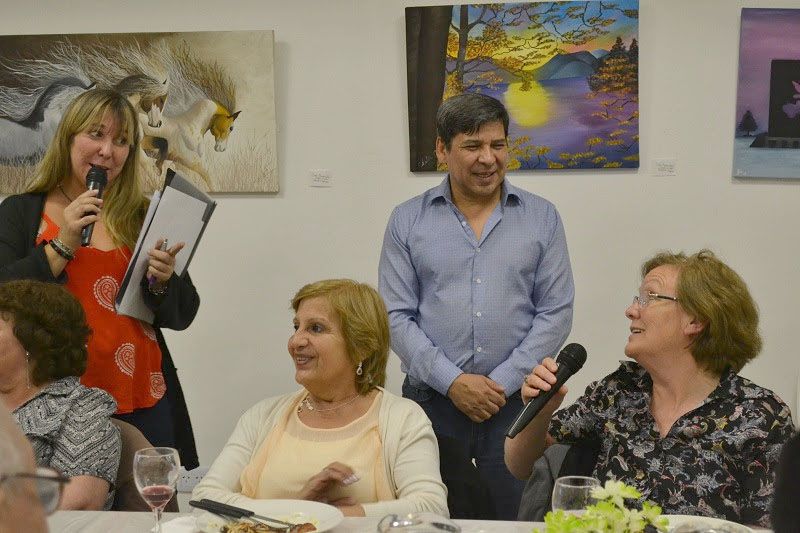 Pino agasajó a los adultos mayores del “Koiuska”