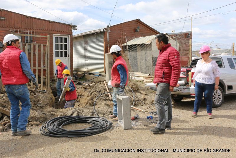 Río Grande: Realizan obra de agua y cloacas para 150 vecinos
