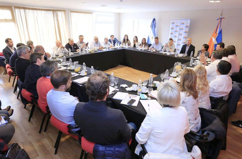 Bertone pidió a su Gabinete enfocarse en la contención social