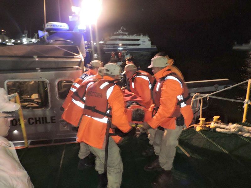 Evacuaron a un turista que viajaba en un crucero