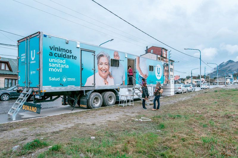 El camión sanitario sigue asistiendo a los vecinos