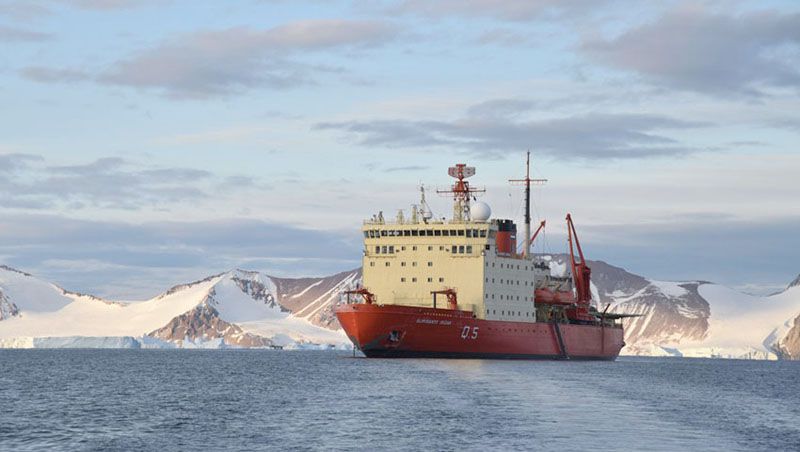 El rompehielos ARA “Almirante Irízar” llegó a la base San Martín