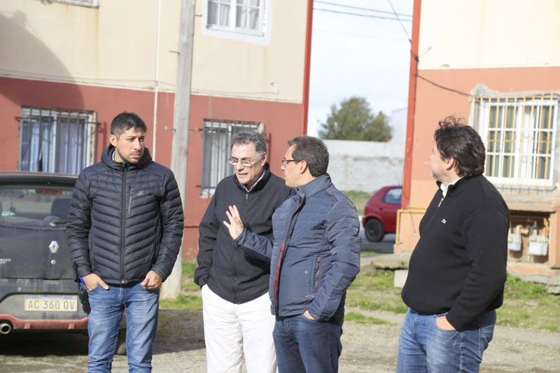 Funcionarios de entes de energía recorrieron barrios de Río Grande