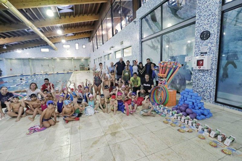 El Municipio de Ushuaia entregó equipamiento a las escuelas de vóley y natación