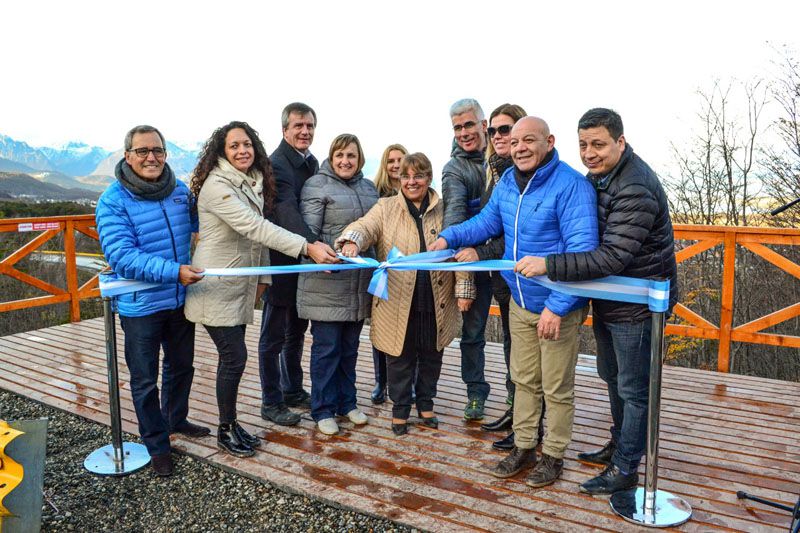 Se inauguró el mirador camino al glaciar Martial