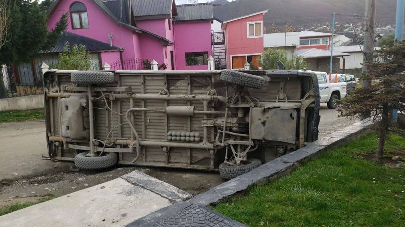 Volcó el Bibliomóvil