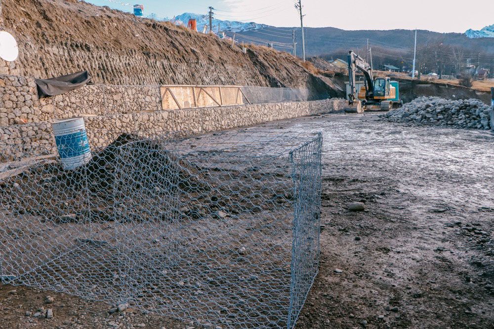 Trabajos en el muro de contención de Andorra