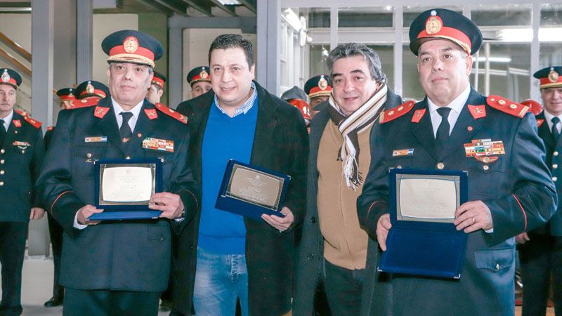 El Municipio de Ushuaia entregó reconocimientos a bomberos 