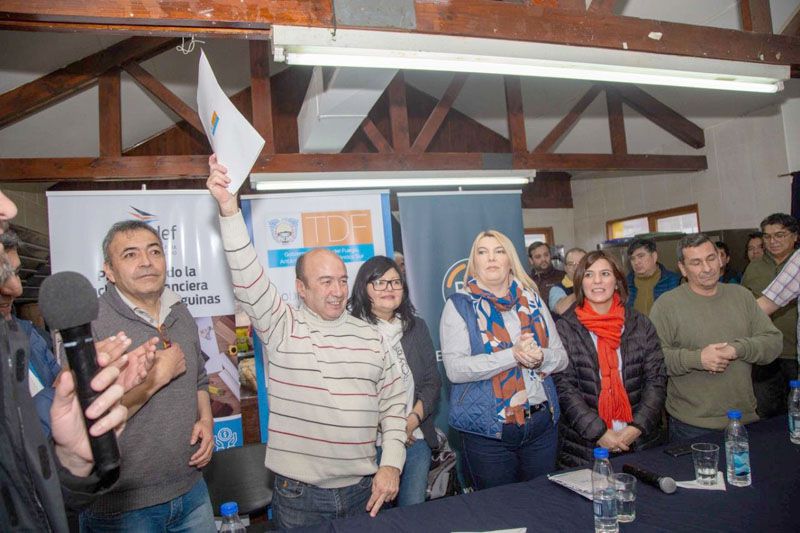 El Gobierno presentó los créditos de tasas preferenciales para taxistas