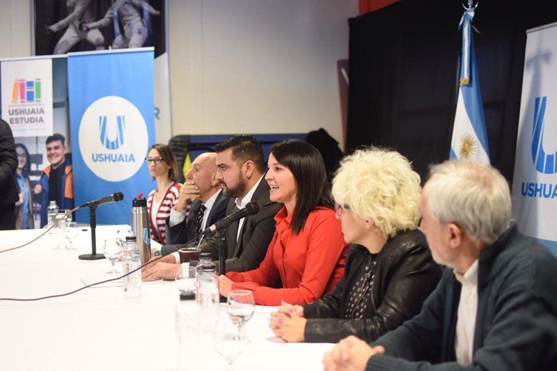 Aspirantes a becas de estudios superiores deben inscribirse en la web del Municipio 