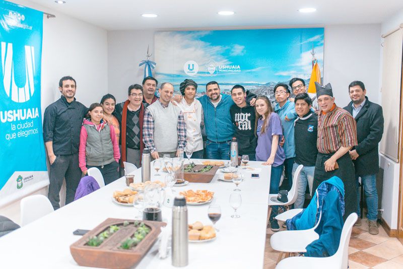 Vuoto entregó subsidio a la Tecnicatura en Tecnología de Alimentos del Colegio Sobral