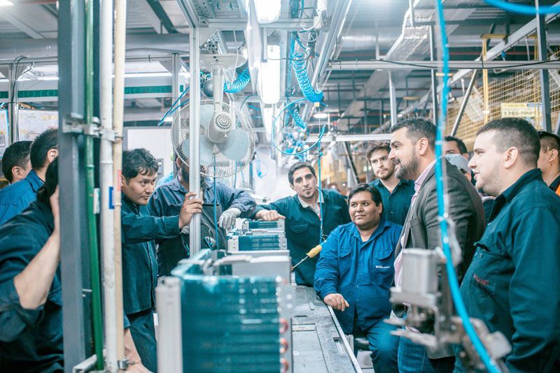 Vuoto mantuvo un nuevo encuentro con trabajadores de la industria electrónica