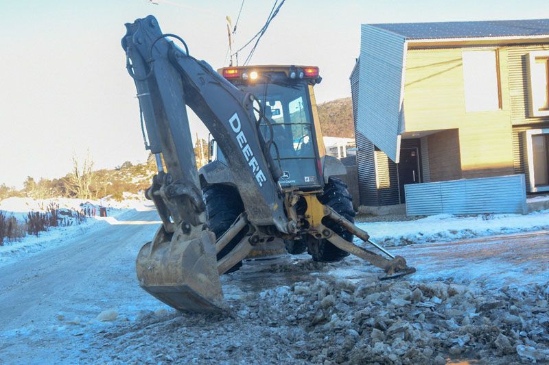 Equipos viales del Municipio trabajan en el Pipo