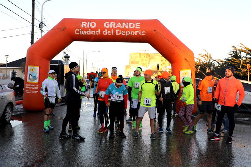 50 atletas participaron de la “Corrida 10 años Río Grande se prende”