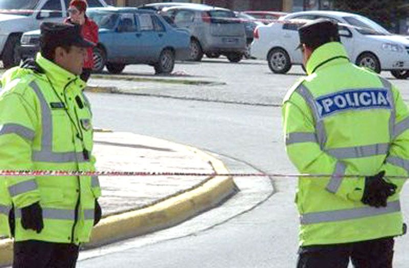 Una joven mujer engaño a otra mayor y le sustrajo 30 mil pesos