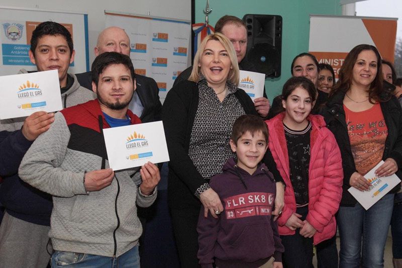 La Provincia entregó una nueva tanda de subsidios de “Llegó el Gas”