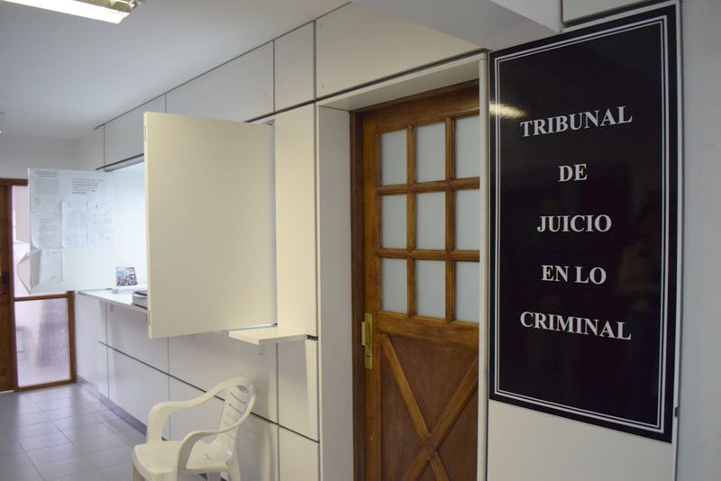 Juzgan a una pareja acusada de varios delitos contra la integridad sexual de una menor