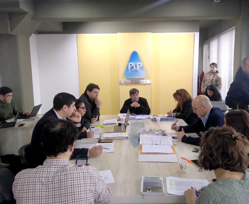 Buscan regular el estacionamiento para motos