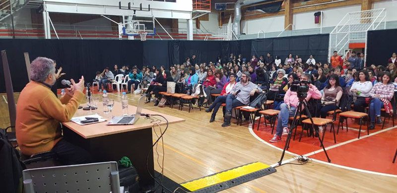 Disertación sobre “Educación y Derechos Humanos”