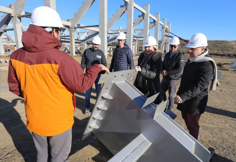 Bertone recorrió la obra del Microestadio de Río Grande y constató los avances