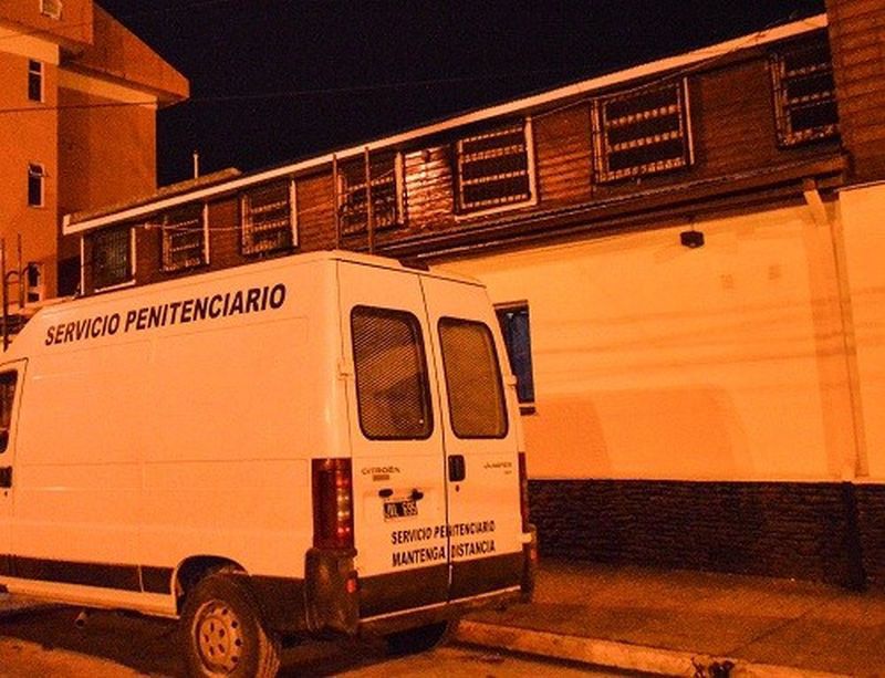 Preso con salidas transitorias robó elementos de una camioneta