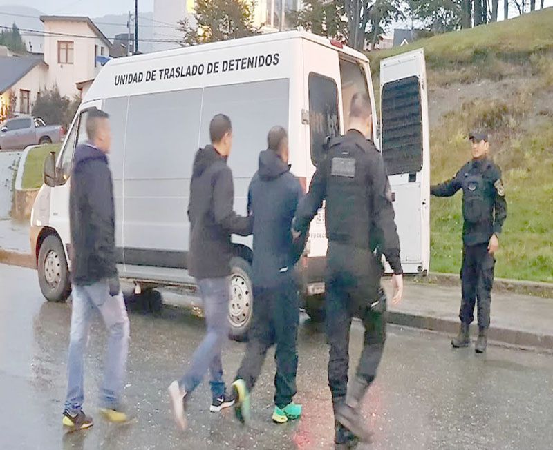 Deportan a un boliviano condenado por abuso