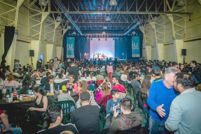 El folclore tuvo su lugar en el cumpleaños de Ushuaia