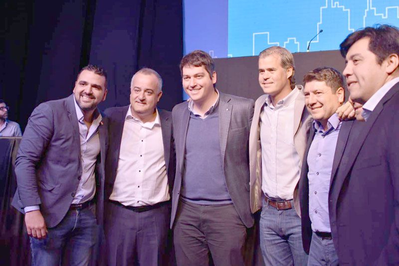 Vuoto y Fernández juntos en foro de ciudades