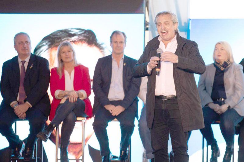 Candidatos fueguinos con Alberto y Cristina