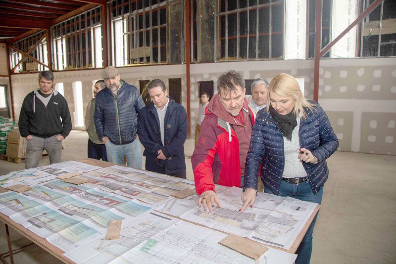 Bertone recorrió la obra del nuevo edificio de la escuela “Las Gaviotas”